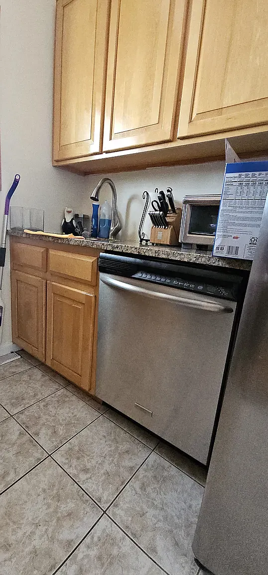 3 bed, 1200 sqft, $3,500 — Photo 4