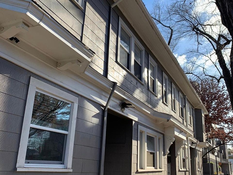 classic midtown Victorian living