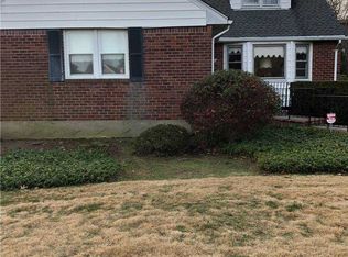 39 Jessica Pl, Roslyn Heights, NY 11577