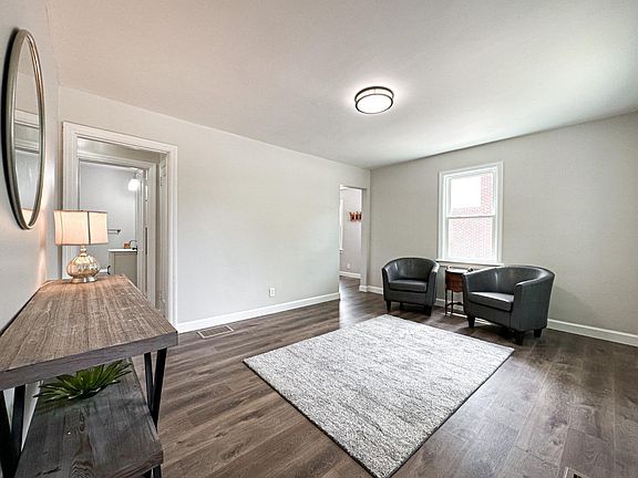 4th image of 1328 Coolidge Ave