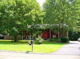 16 Honeybee Ln, Shelton, CT 06484