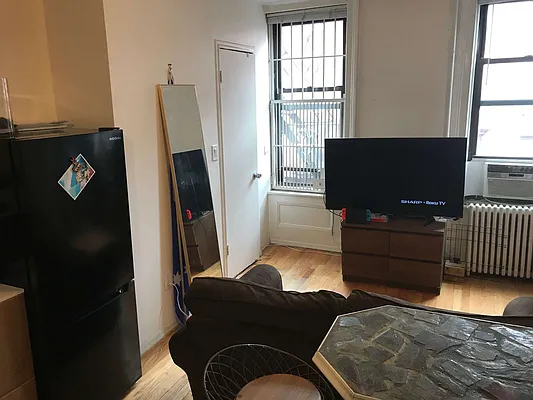 Rented by Realty Advisors Group | media 39