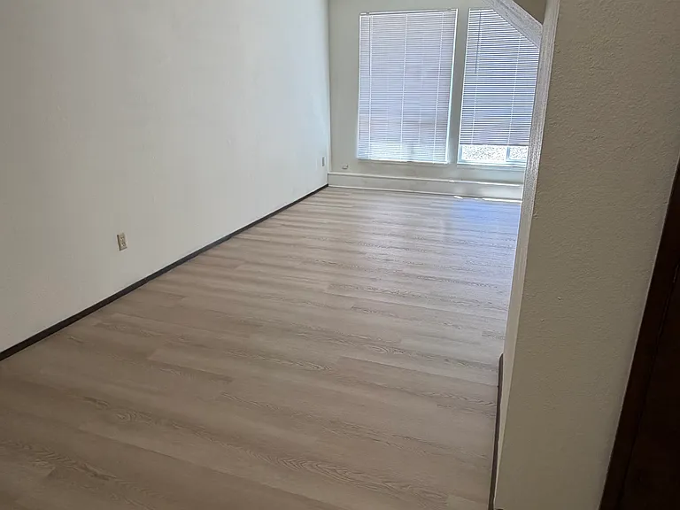 8605 22nd St W — Photo 8