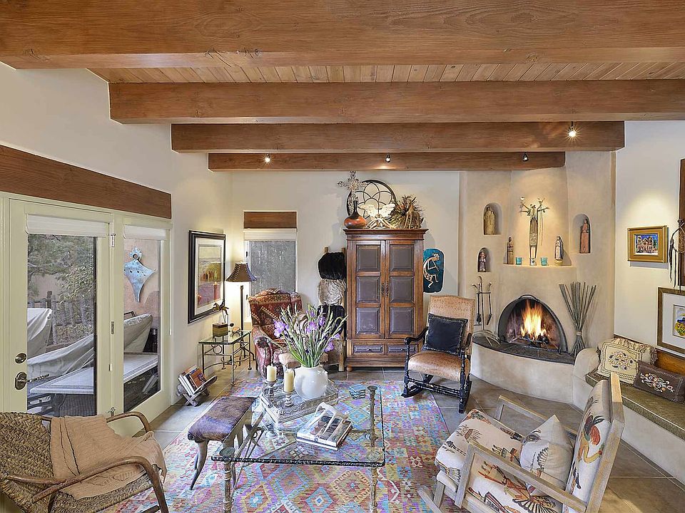 1st image of 688 La Viveza Ct