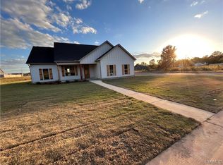 19519 Meadows Creek Dr, Berry, AL 35546