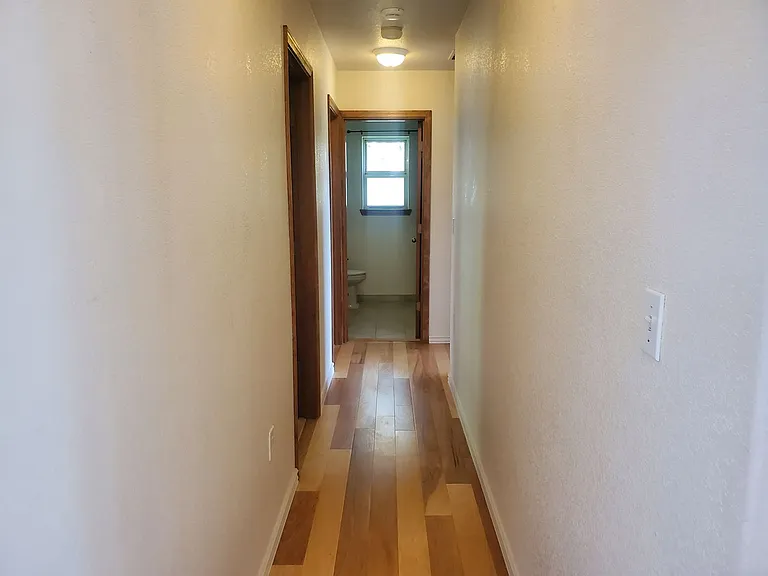 247 SE Weston Rd — Photo 9