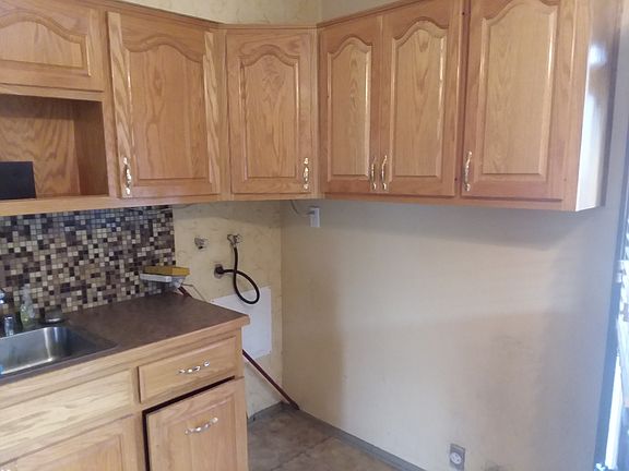 Kitchen(Laundry area)