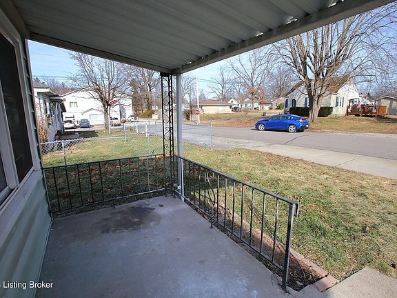 4th image of 184 Keith St