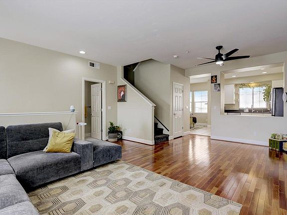 4th image of 305 Casselino Dr