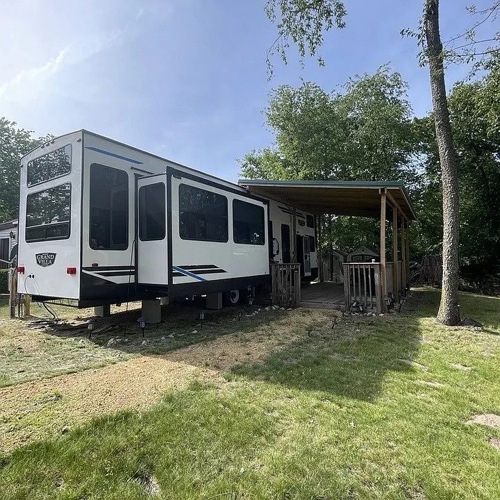 1st image of 5-515 Woodhaven Lakes