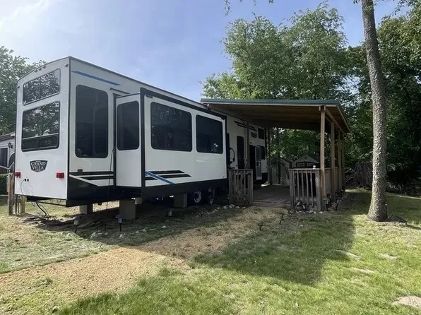 5-515 Woodhaven Lakes, Sublette, IL 61367