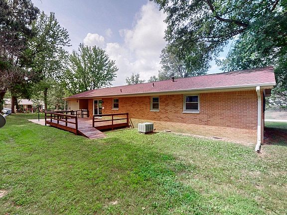 5th image of 3921 Laura Ct