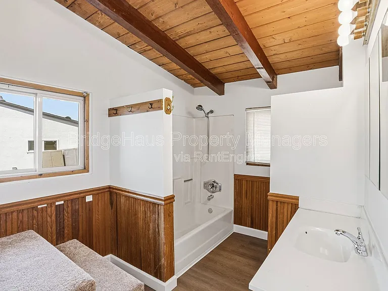 7562 Zemco Dr — Photo 25