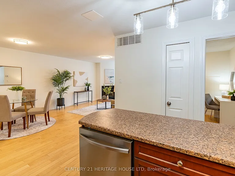 15 Hofstetter Ave #208 — Photo 7