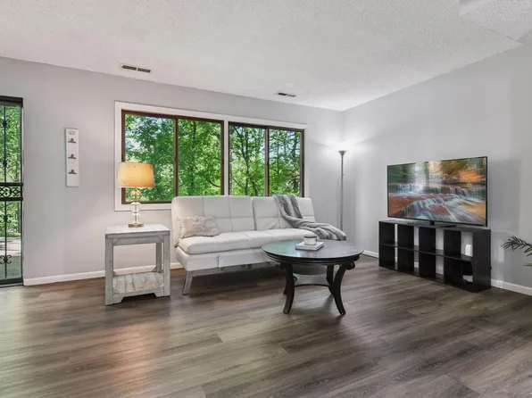 5545 E Bavarian Pass #A, Minneapolis, MN 55432
