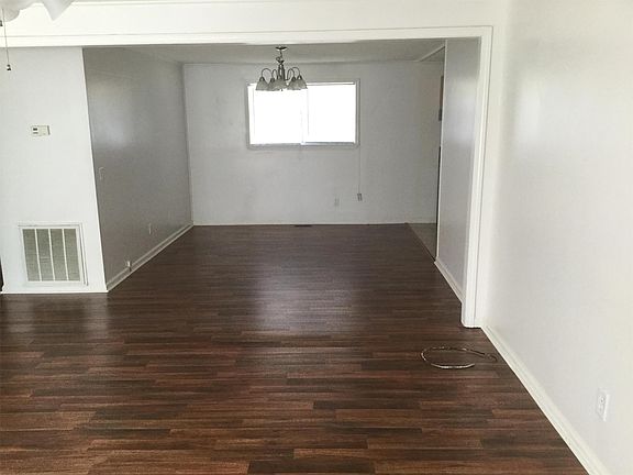2nd image of 900 Shirley Ave