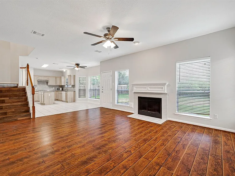 4539 Springfield Lakes St — Photo 14