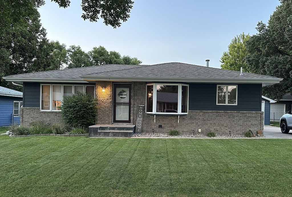 1324 W Birch Ave - Property Image