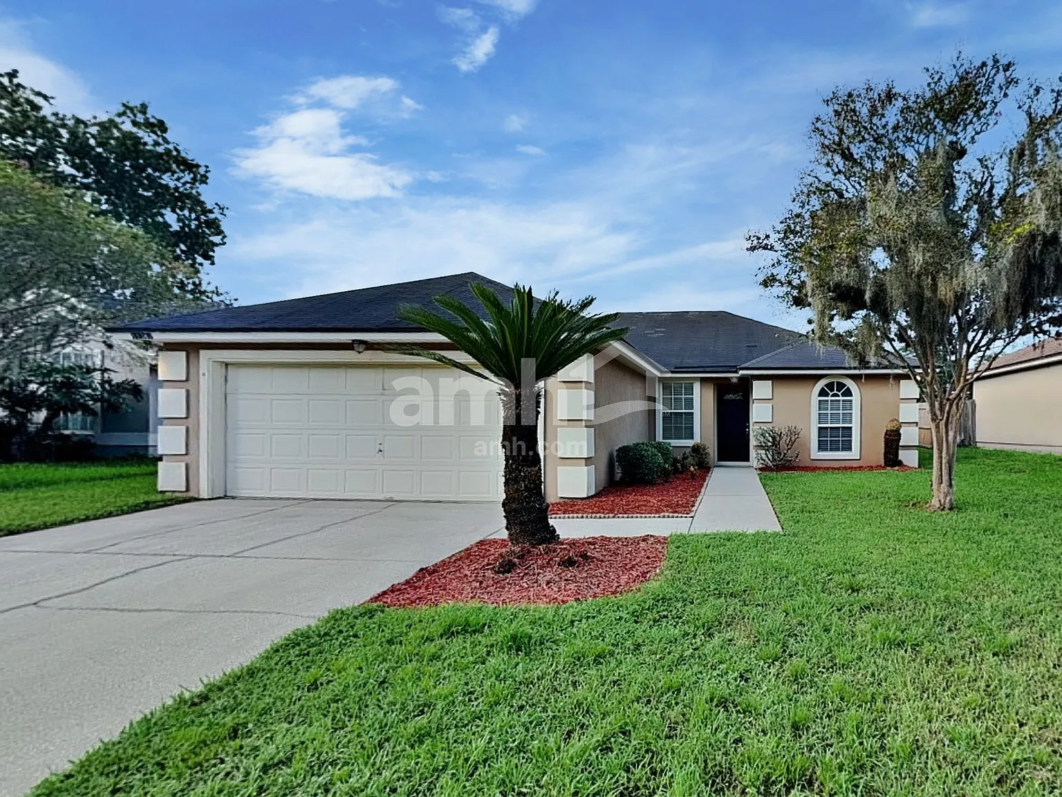 3 bed, 2.0 bath, 1431 sqft, $2,160 — Photo 1