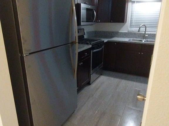 4th image of 203 E 4th St