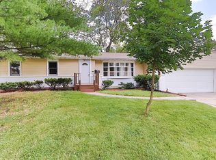 1333 E Norman Dr, Palatine, IL 60074