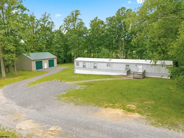 88 Bartges Rd, Morgantown, WV 26508