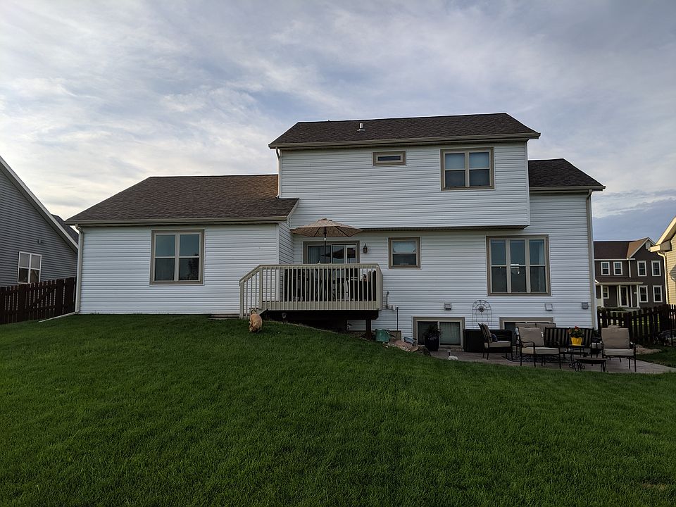 2nd image of 637 Hawthorn Dr