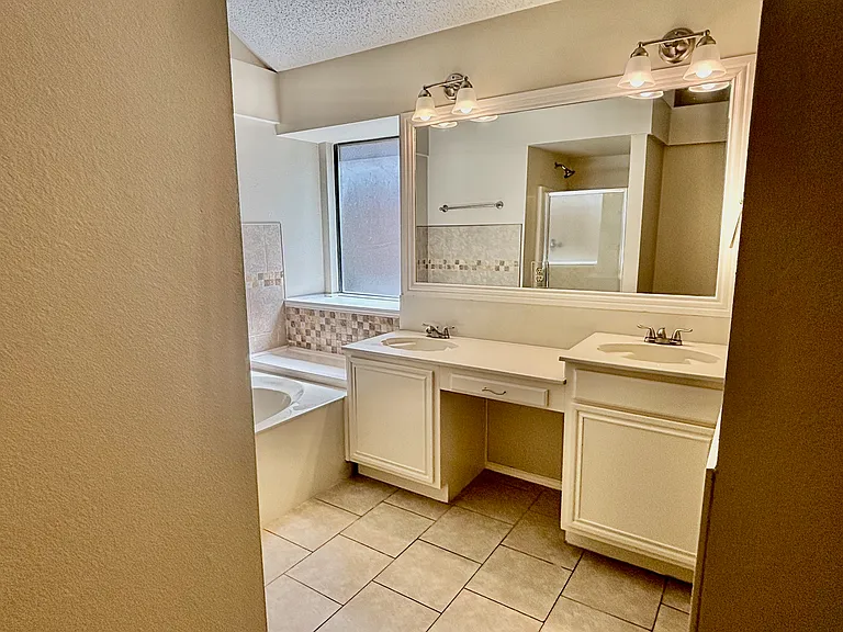 1701 Hillside Dr — Photo 10