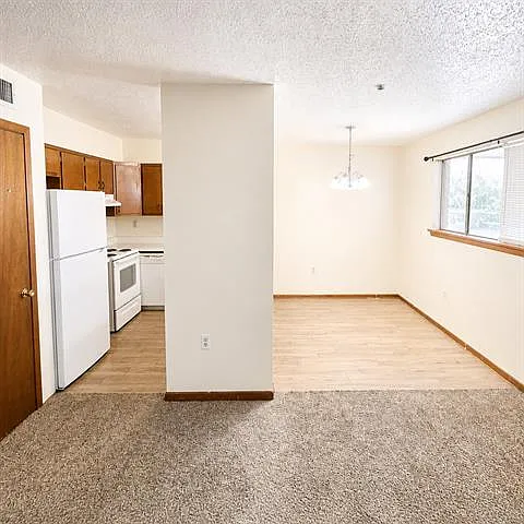 106 E 3rd St #12 — Photo 4