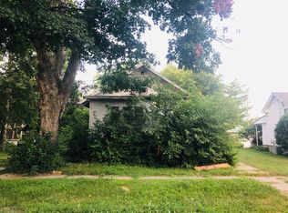 606 N William St, Farmer City, IL 61842