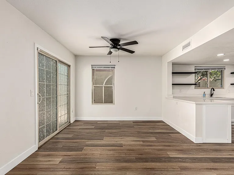 1538 E Laurel Ave — Photo 10