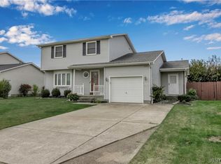 2164 Hobblebush Ln, Lake View, NY 14085