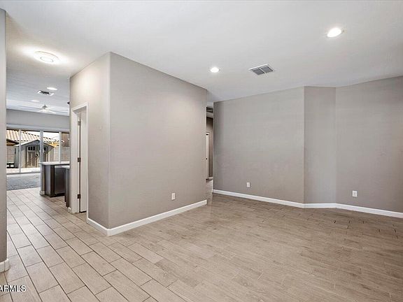 3rd image of 29425 W WELDON Avenue