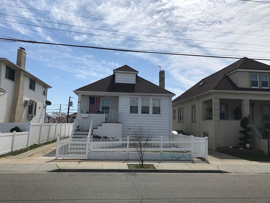 1st image of 1056 Traymore Blvd