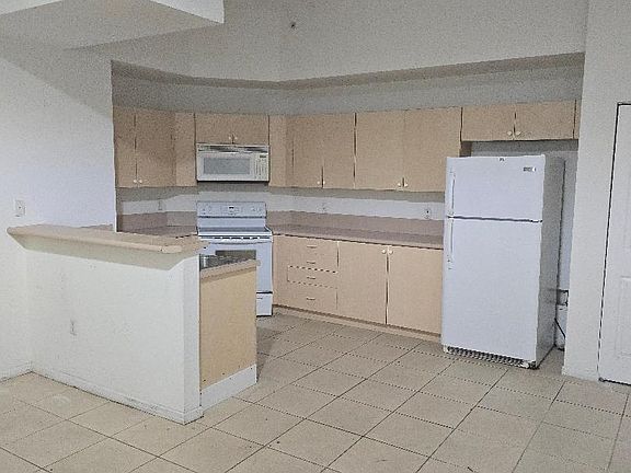 2nd image of 2801 Riverside Dr APT 105