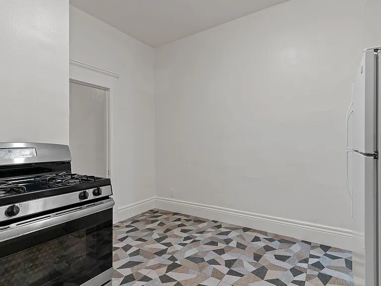 330 Cedar Avenue — Photo 44