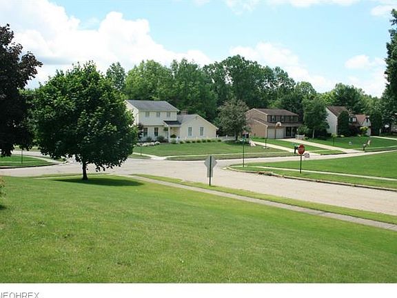 3rd image of 501 Woodbury Ct