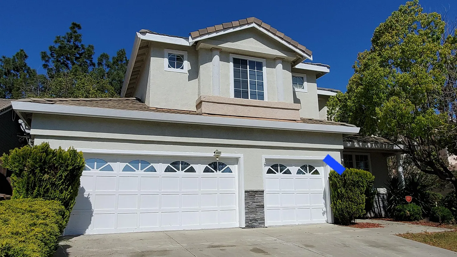 4401 Horseshoe Cir photo 1