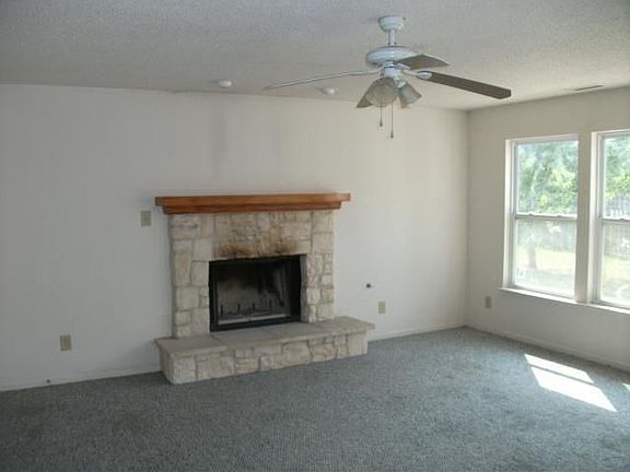 4th image of 10459 Kensington Way