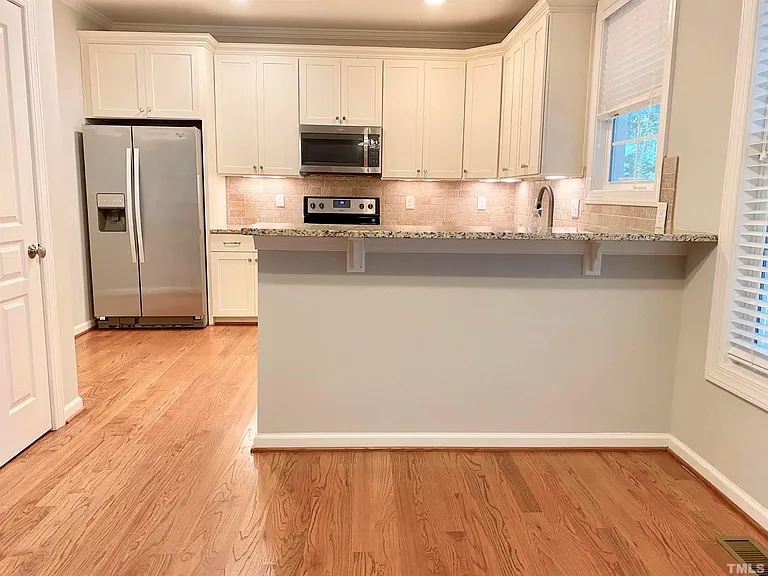 207 Lake Dr — Photo 7