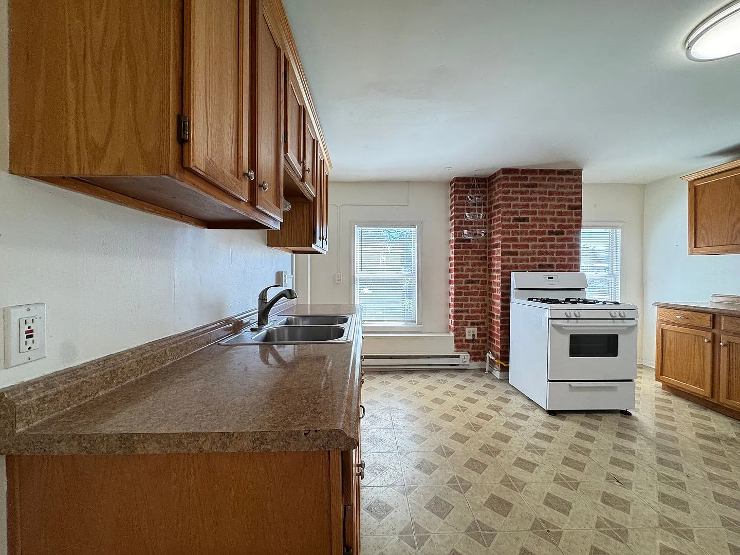 42 William St — Photo 3