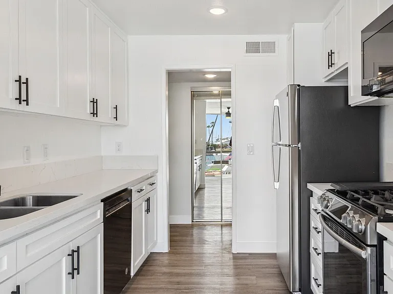 4200 Harbor Blvd — Photo 66