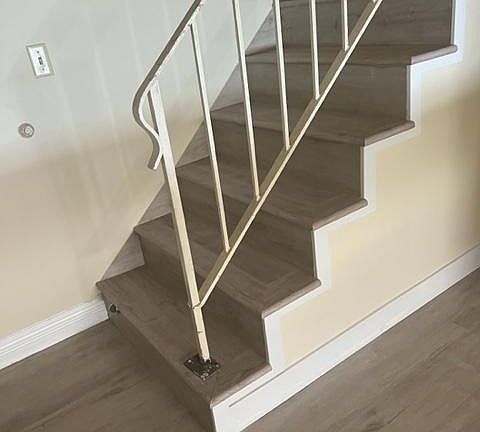 2nd image of 1821 Vine St #10