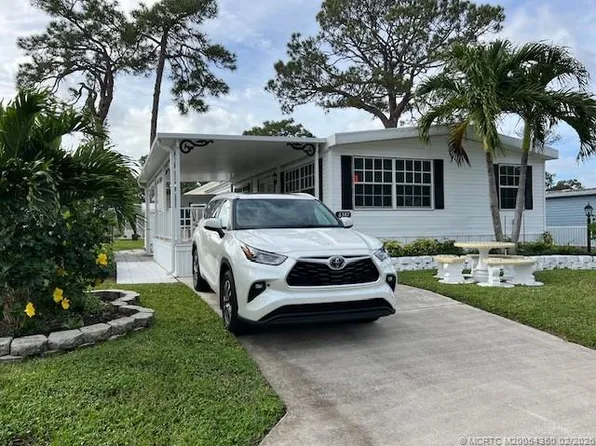 6387 Elm Ln, Lake Worth, FL 33462