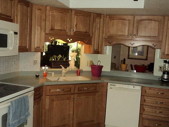 5th image of 3248 Meadow Run Dr