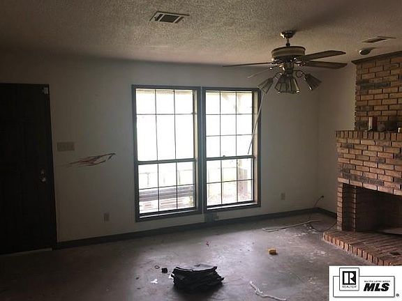 3rd image of 119 Hickory Hill Dr