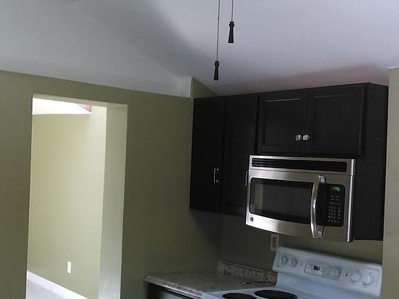 3rd image of 127 Edwards St #1