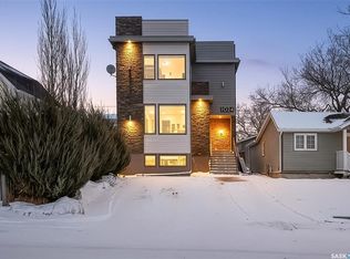 1024 Hochelaga St W, Moose Jaw, SK S6H2H9