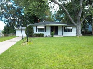 328 28th St N, Springfield, MI 49037