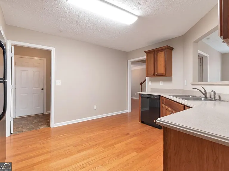 2020 Briar Creek Ct NE — Photo 10